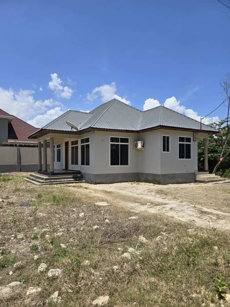 Nyumba inauzuwa ipo mbuweni  karibuni