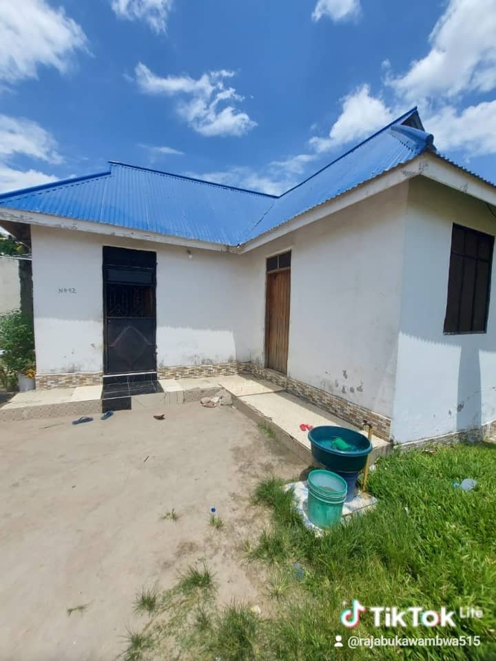 Nyumba inauzwa ipo msongola